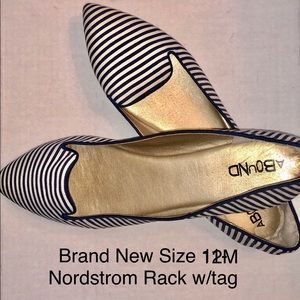 Trendy navy & white pinned striped flats. SZ 12M.